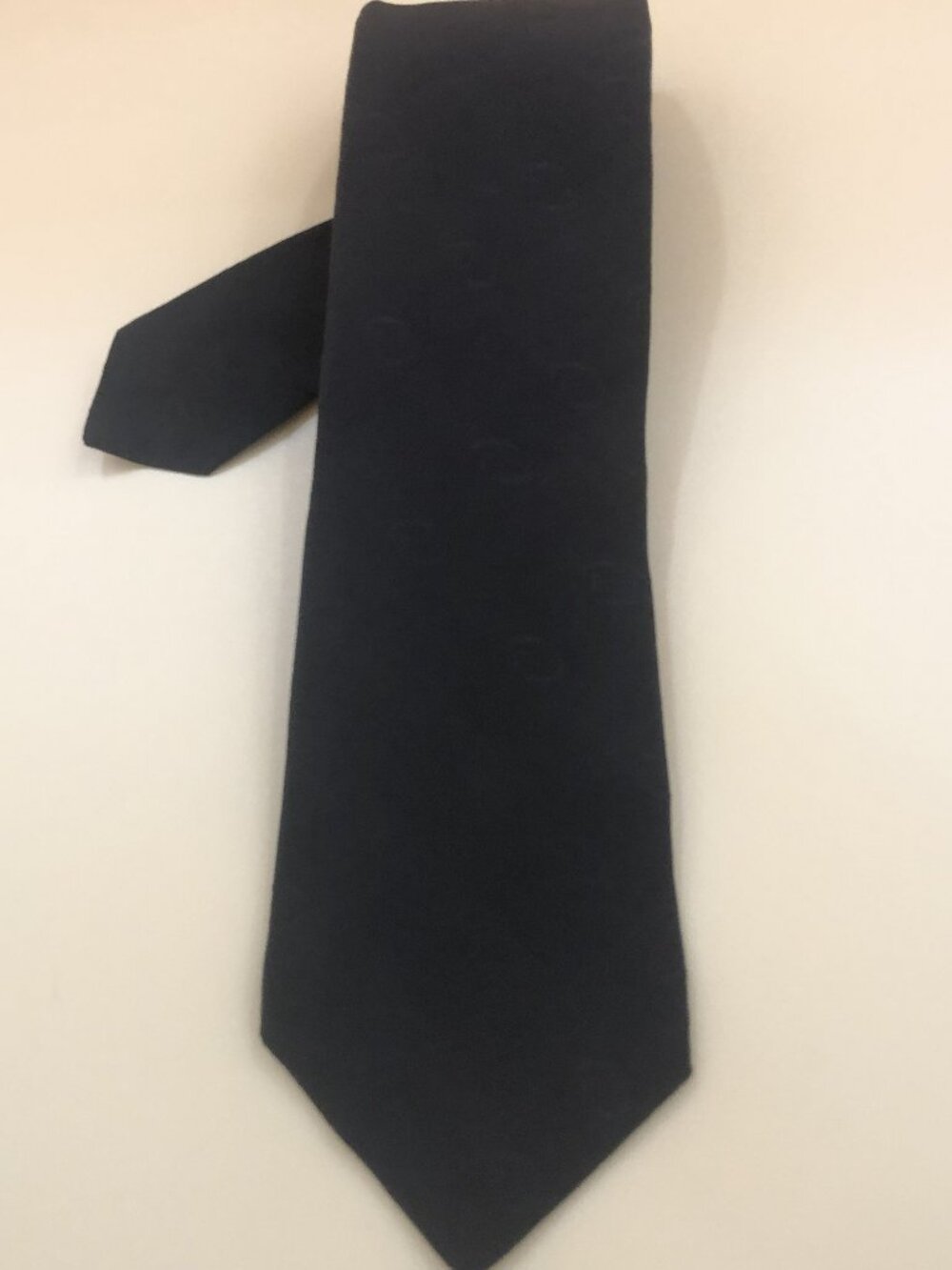 Vintage Oscar de la Renta Tie – Black Tonal Pattern | USA Made Quiet Luxury - Picture 4 of 9